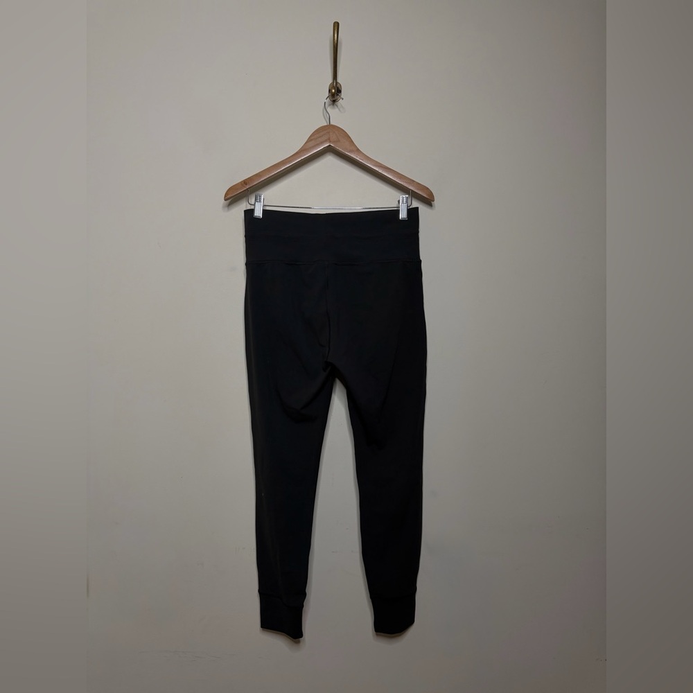 Vuori Daily Legging in Black - Picture 7 of 7